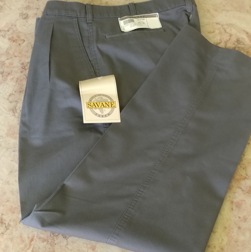 Mens Khaki pants-Gray 33/30 NWT